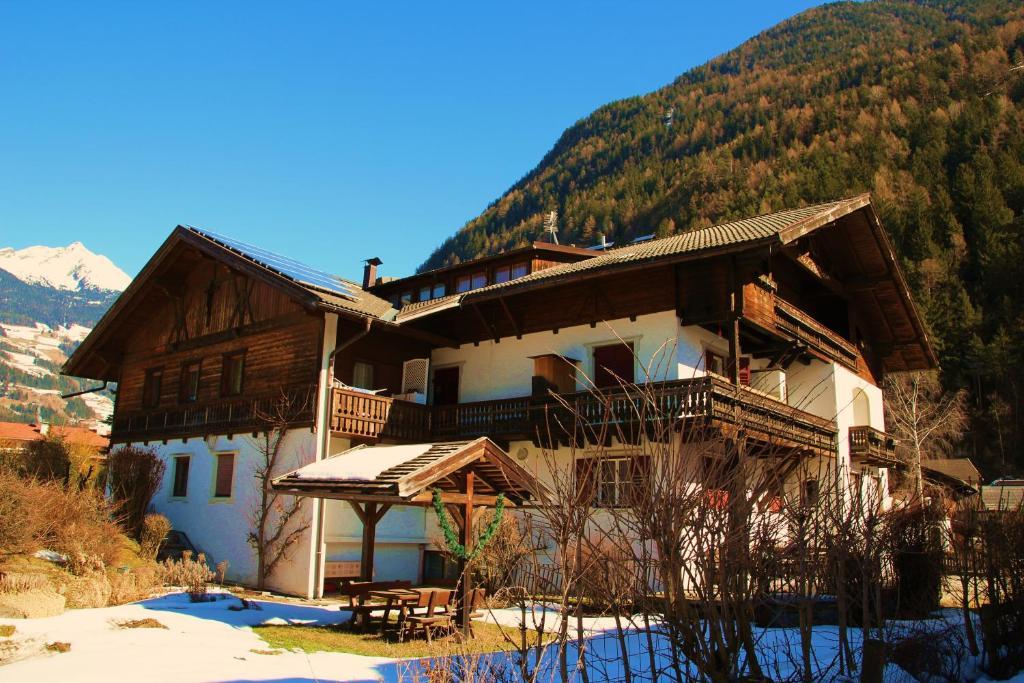 Gasthof Residence Brugghof & Erlhof Campo Tures Exterior foto